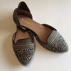 Woven flats
